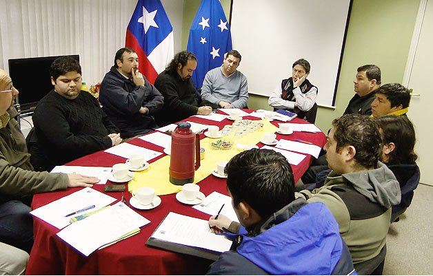 Hoy se reanudan los vuelos a Puerto Williams y evalúan la situación ganadera